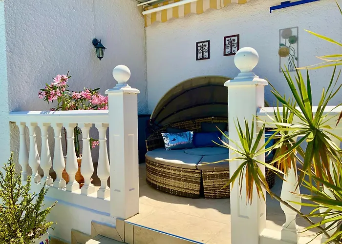 Family Villa With Pool, Walk To Beach, Restaurants And Shopping