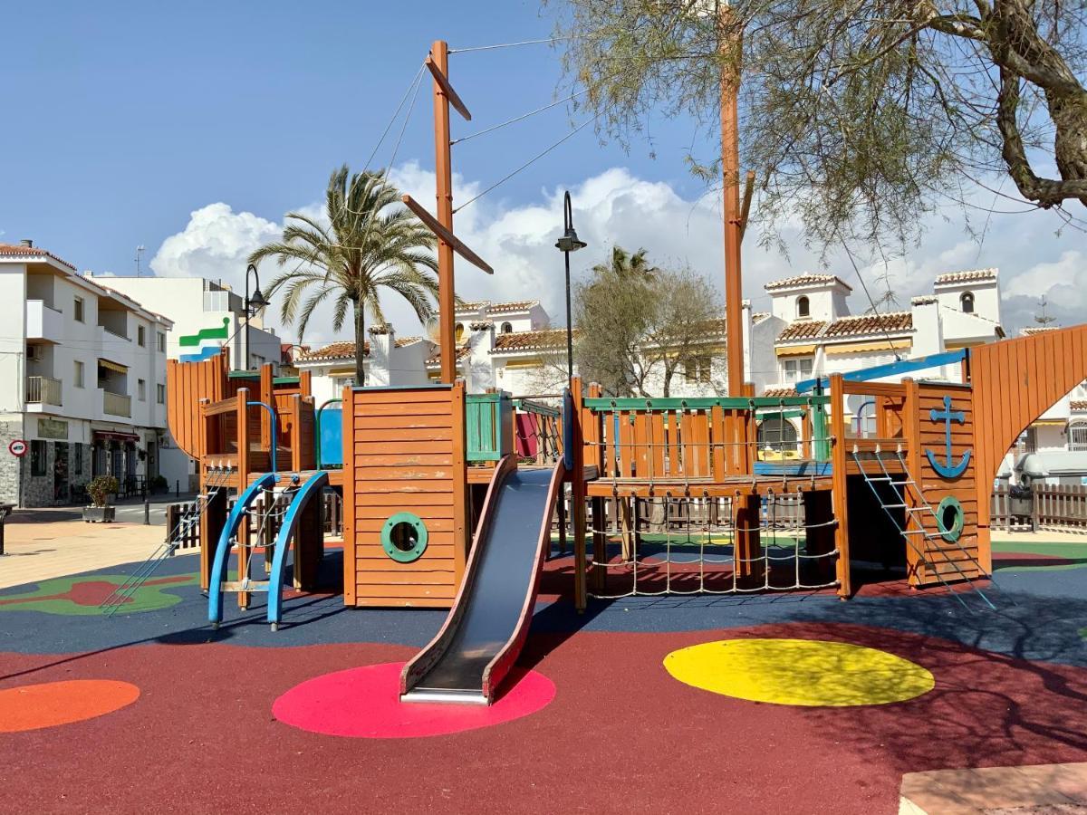 Family With Pool, Walk To Beach, Restaurants And Shopping Villa
